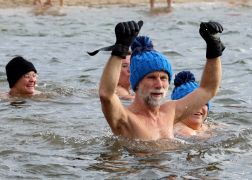 Neujahrsschwimmen 2024 In Jena 24